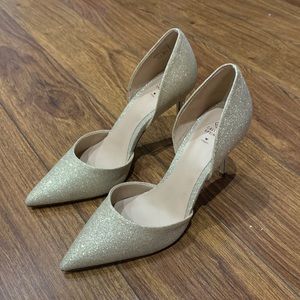 Gold glitter pumps